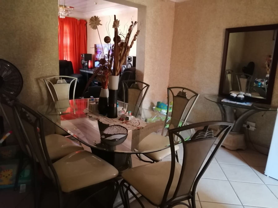 3 Bedroom Property for Sale in Geelhoutpark North West